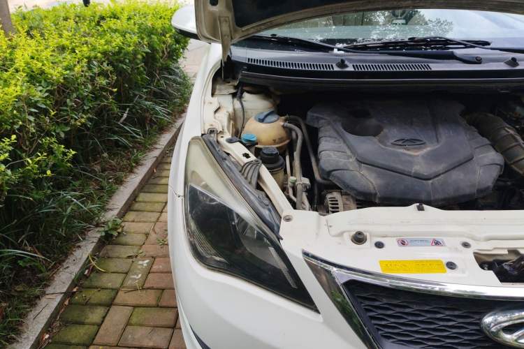 Used Chery Arrizo 3 2015 1.5L Manual High-End Version Engine Bay Right