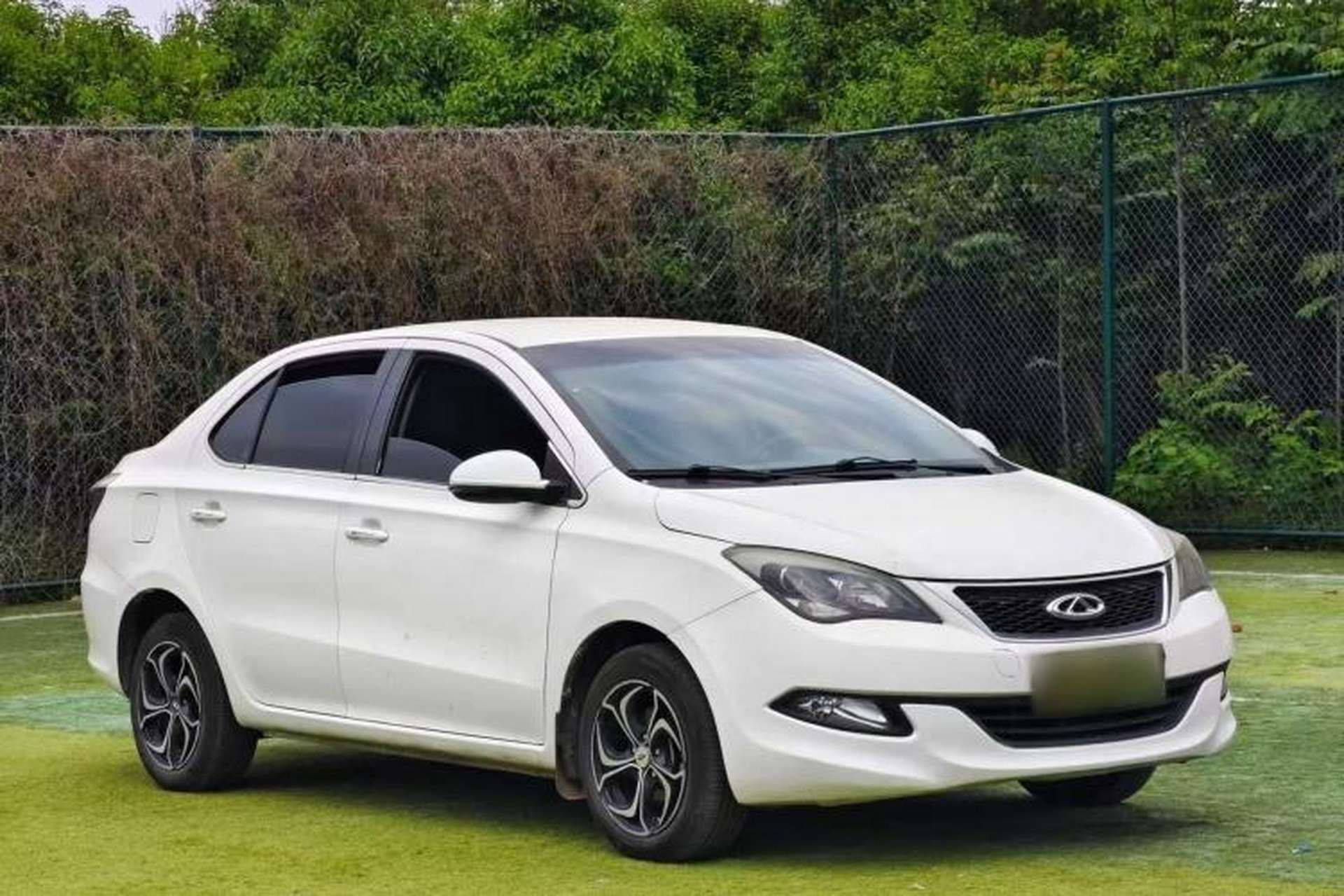 Used Chery Arrizo 3 2015 1.5L Manual Genuine Version Exterior 2
