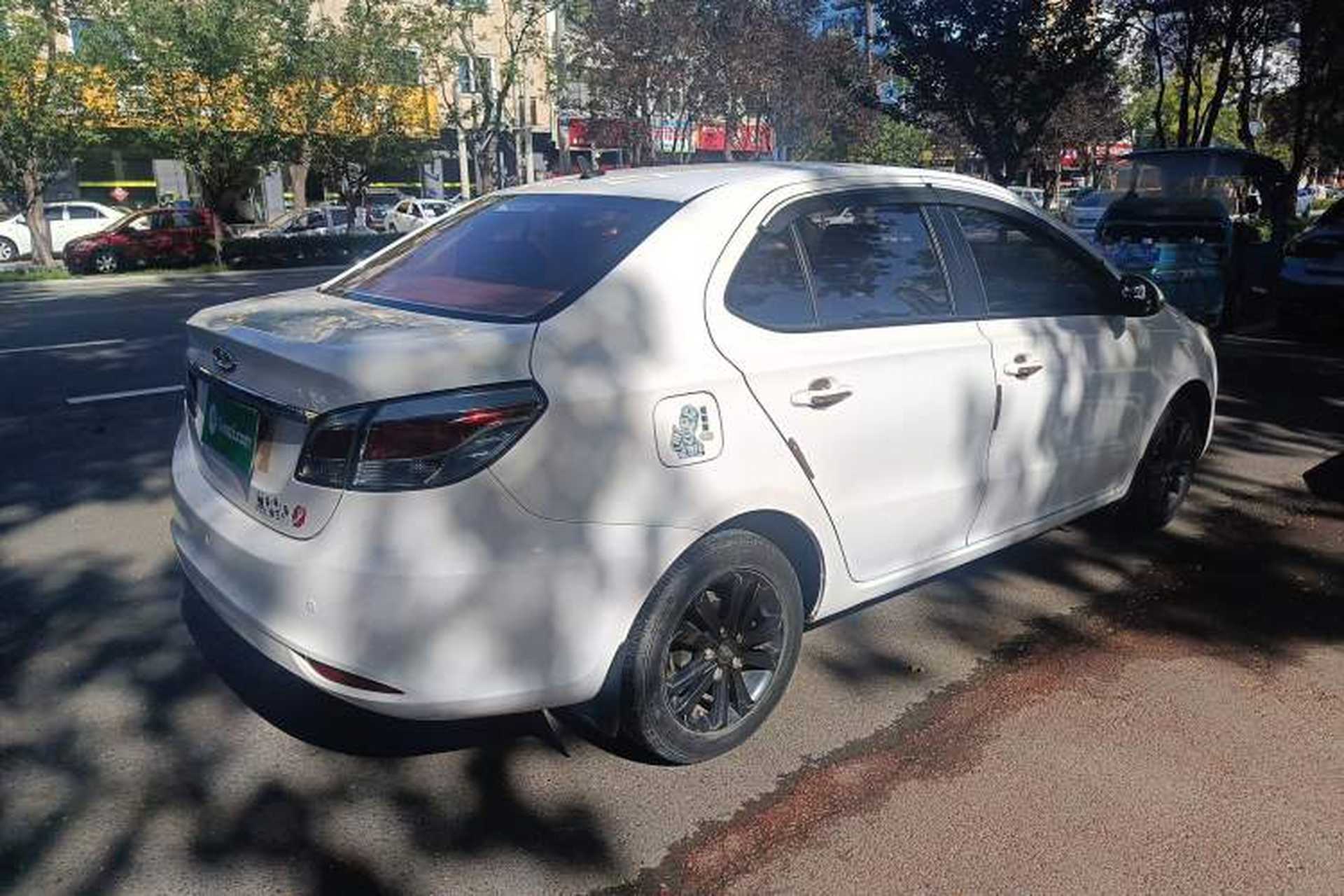 Used Chery Arrizo 3 2015 1.5L Manual High-End Version Exterior 3