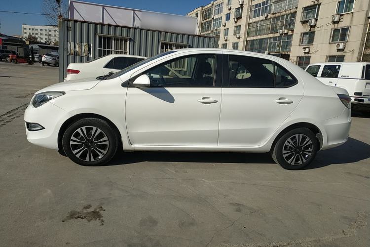 Used Chery Arrizo 3 2015 1.5L Manual Genuine Version Exterior 3