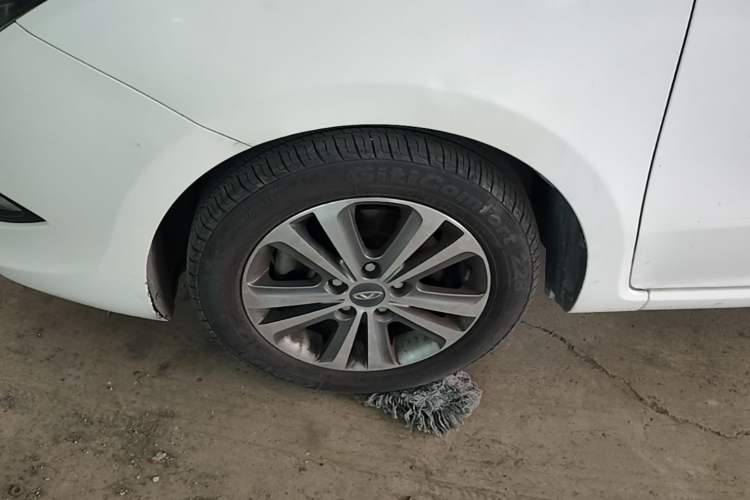 Used Chery Arrizo 3 2015 1.5L Manual High-End Version Exterior 4