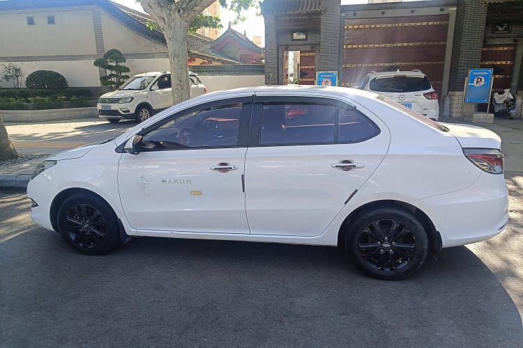 Used Chery Arrizo 3 2015 1.5L Manual High-End Version Exterior 5