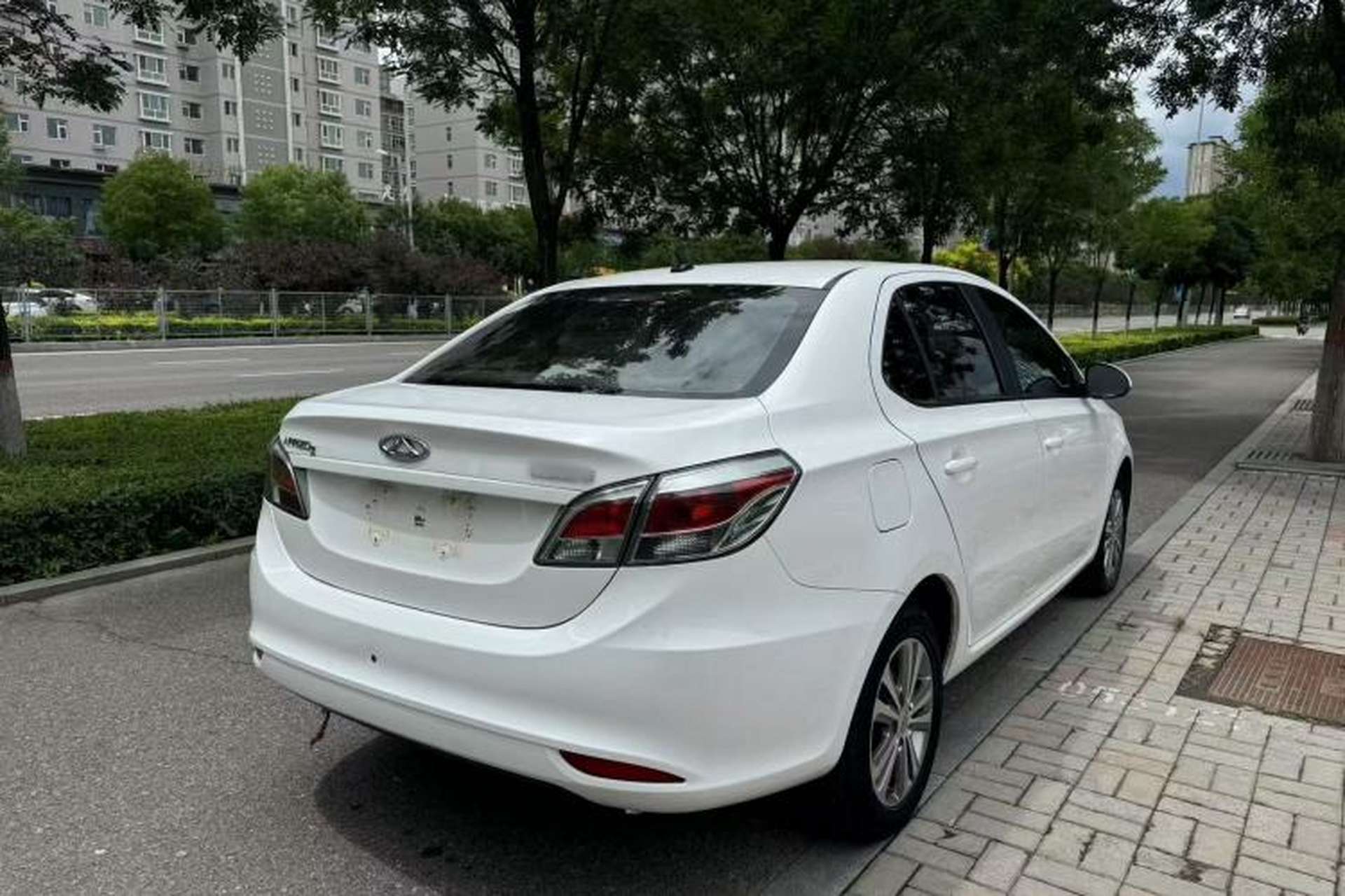 Used Chery Arrizo 3 2015 1.5L Manual Genuine Version Exterior 5
