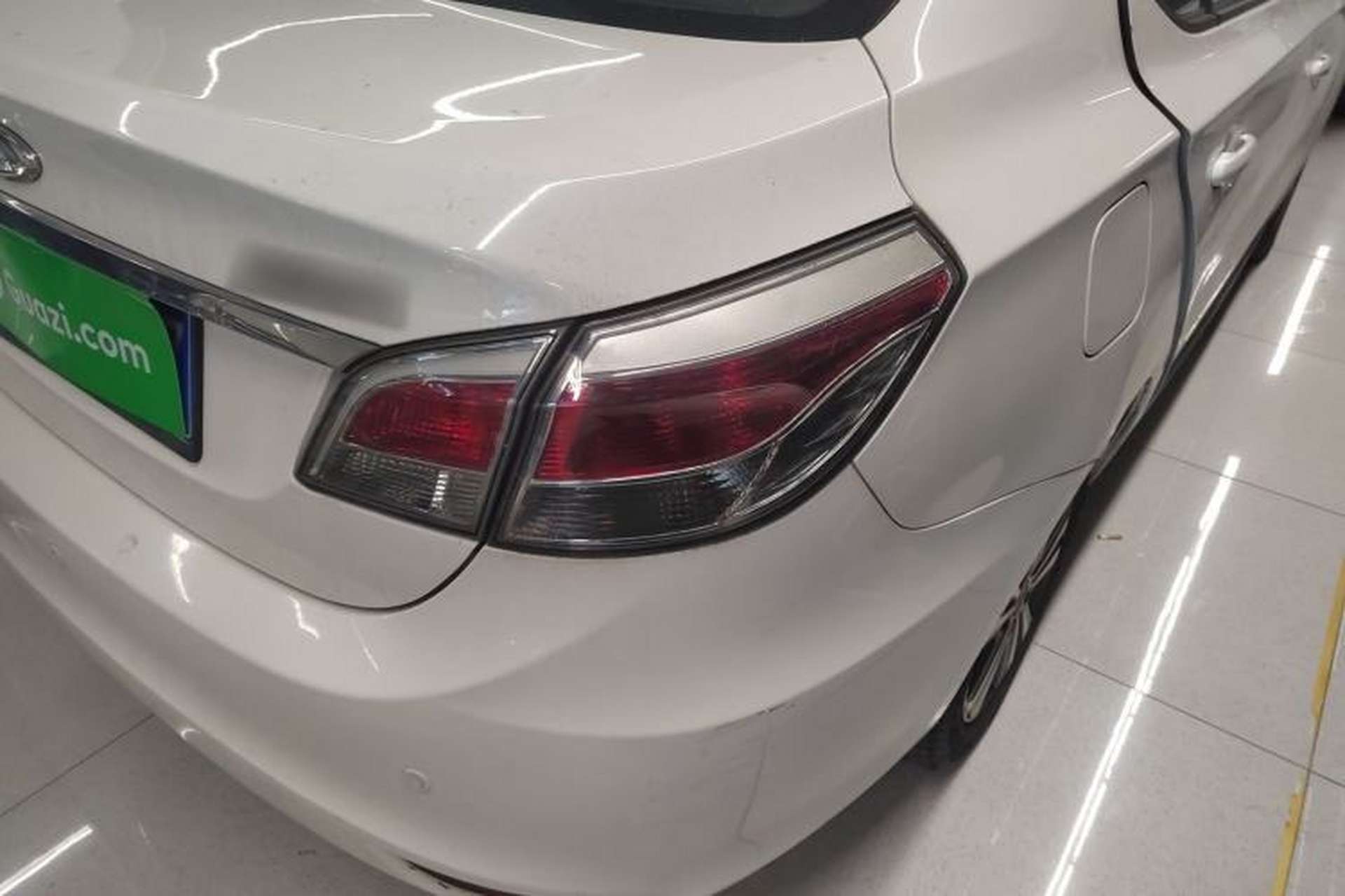 Used Chery Arrizo 3 2015 1.5L Manual High-End Version Exterior 6