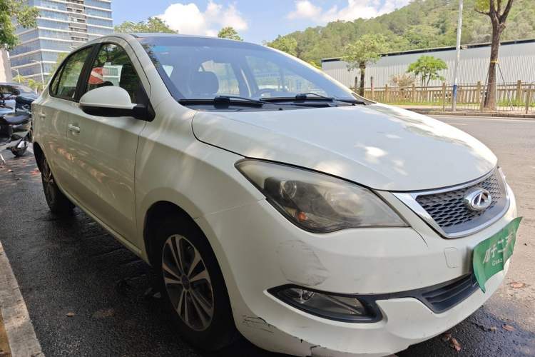 Used Chery Arrizo 3 2015 1.5L Manual - Powerful Version Front Right 45 Deg