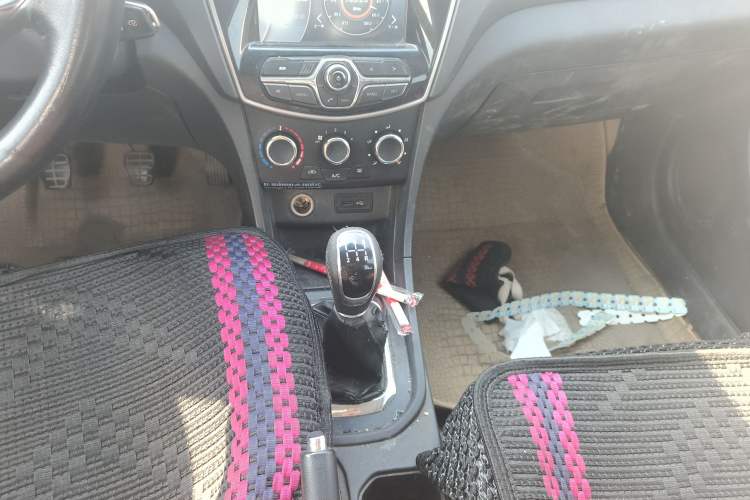 Used Chery Arrizo 3 2015 1.5L Manual - Cool Edition Gear Lever