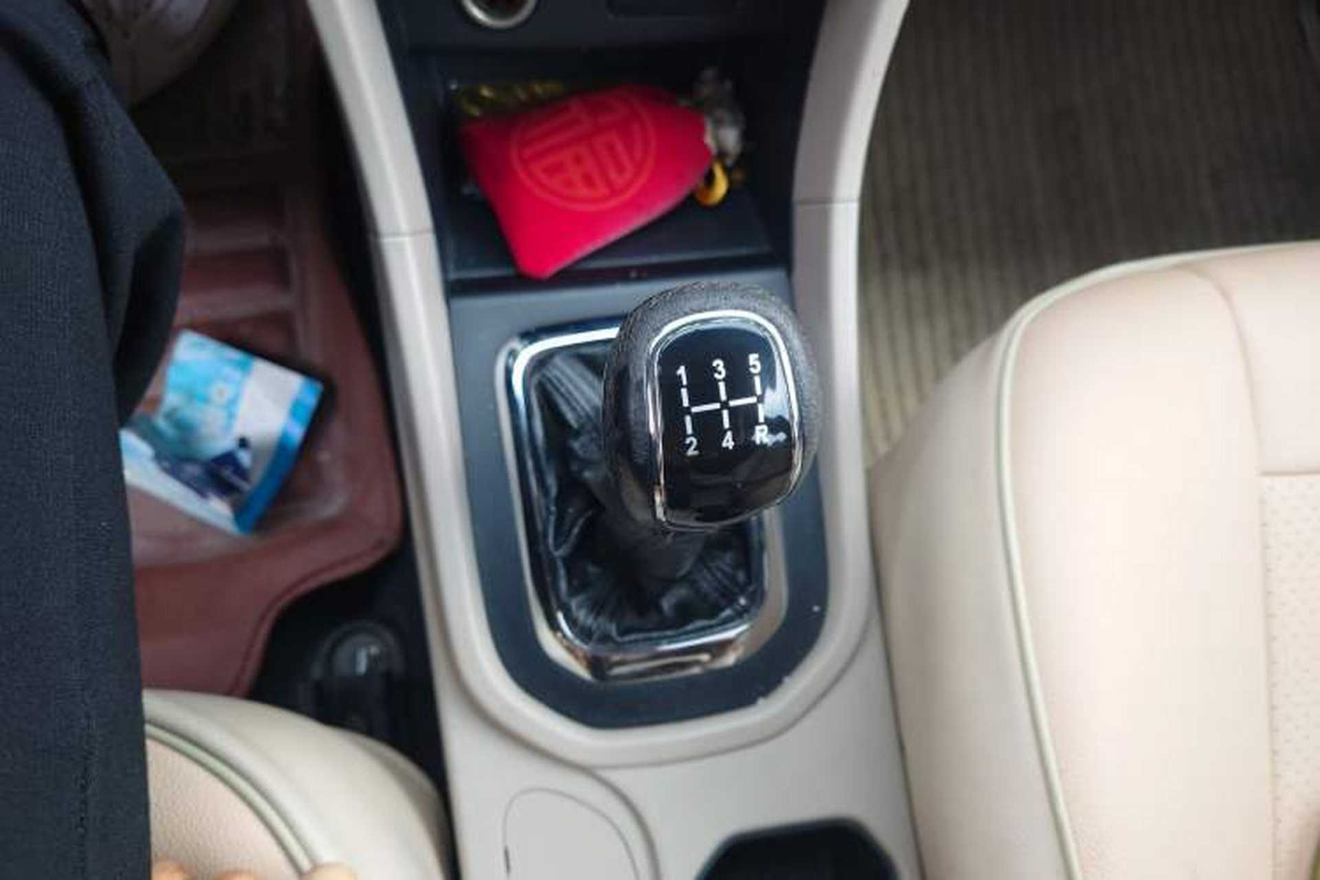 Used Chery Arrizo 3 2015 1.5L Manual High-End Version Gear Lever