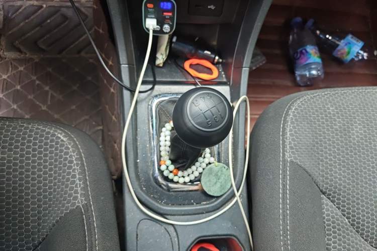 Used Chery Arrizo 3 2015 1.5L Manual - Value Edition Gear Lever