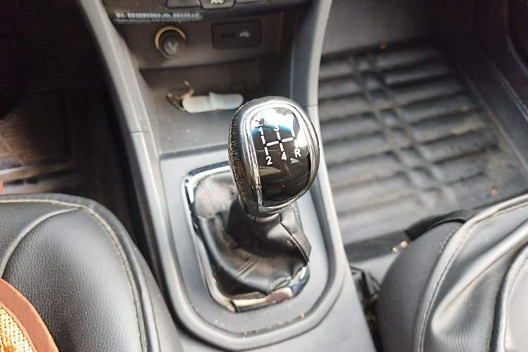 Used Chery Arrizo 3 2015 1.5L Manual High-End Version Gear Lever