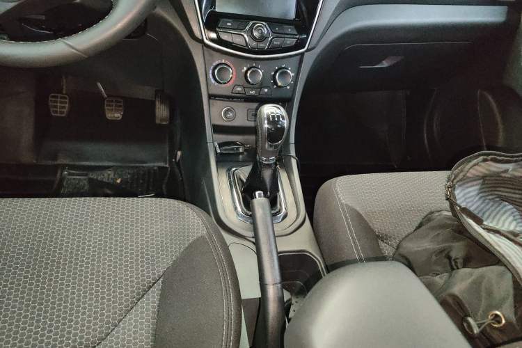 Used Chery Arrizo 3 2015 1.5L Manual High-End Version Gear Lever