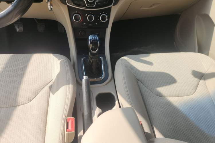 Used Chery Arrizo 3 2015 1.5L Manual High-End Version Gear Lever