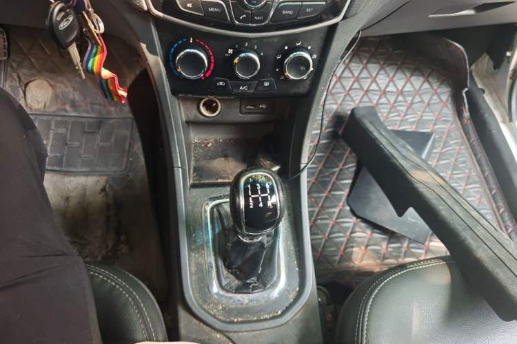 Used Chery Arrizo 3 2015 1.5L Manual - Stylish Edition Gear Lever