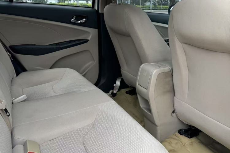 Used Chery Arrizo 3 2015 1.5L Manual Genuine Version Interior 3