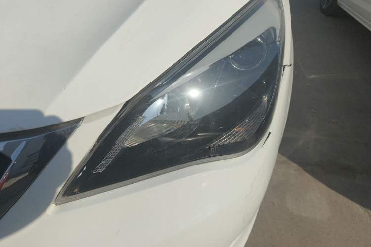 Used Chery Arrizo 3 2015 1.5L Manual - Cool Edition Left Front Headlight