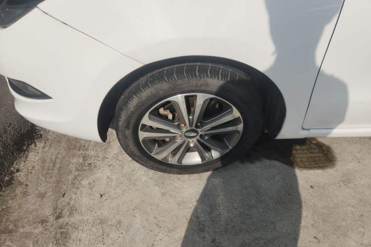 Used Chery Arrizo 3 2015 1.5L Manual High-End Version Left Front Wheel Hub