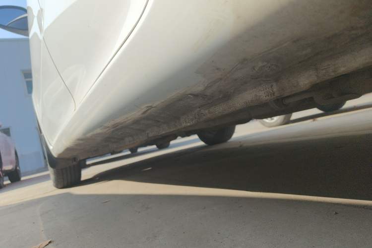 Used Chery Arrizo 3 2015 1.5L Manual - Cool Edition Left Side Sill