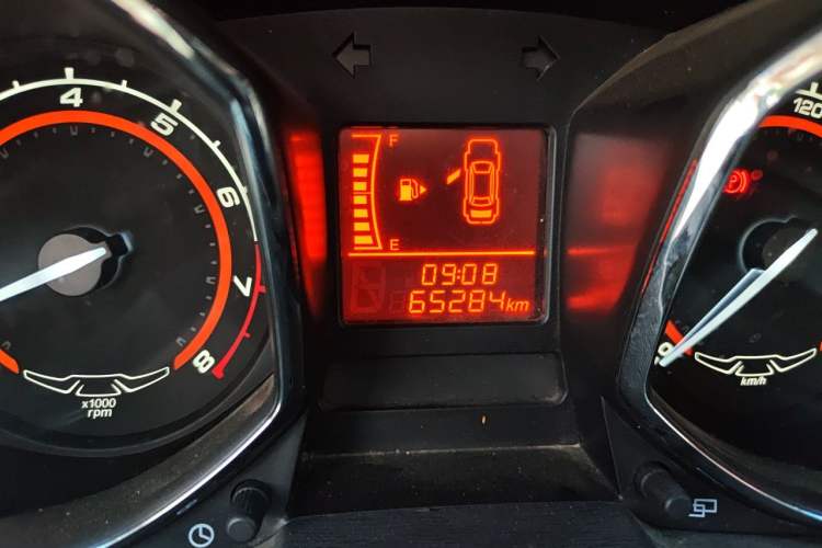 Used Chery Arrizo 3 2015 1.5L Manual Genuine Version Odometer Close Up
