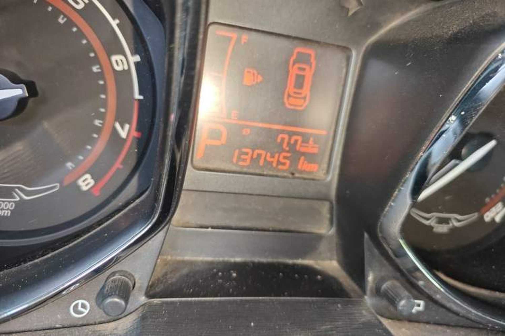 Used Chery Arrizo 3 2015 1.5L Automatic "Gouxuan" Edition Odometer Close Up