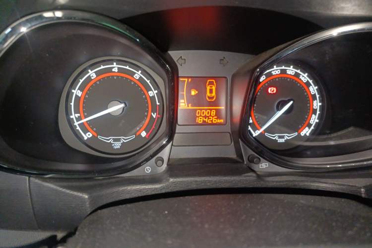 Used Chery Arrizo 3 2015 1.5L Manual Genuine Version Odometer Close Up