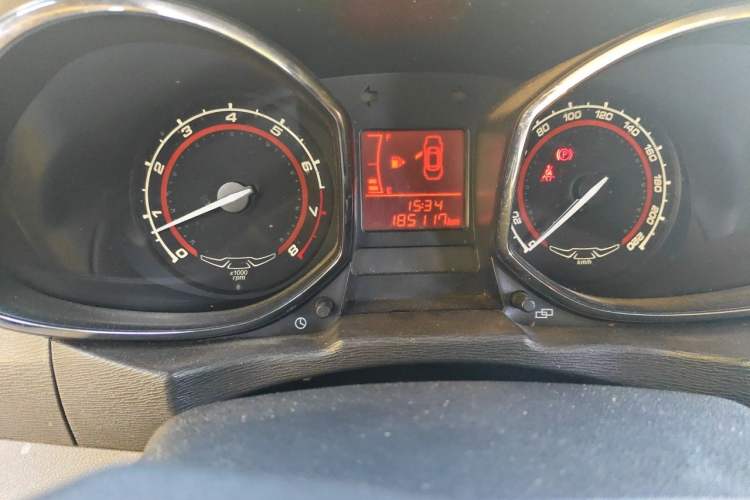 Used Chery Arrizo 3 2015 1.5L Manual Genuine Version Odometer Close Up