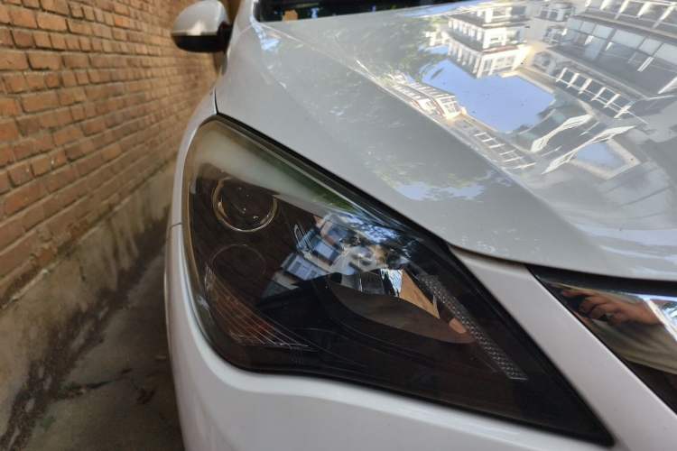 Used Chery Arrizo 3 2015 1.5L Manual - Powerful Version Right Front Headlight