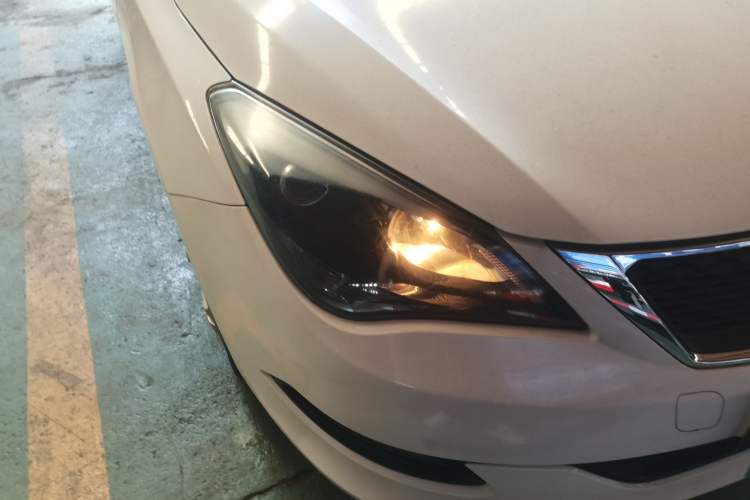 Used Chery Arrizo 3 2015 1.5L Manual Genuine Version Right Front Headlight