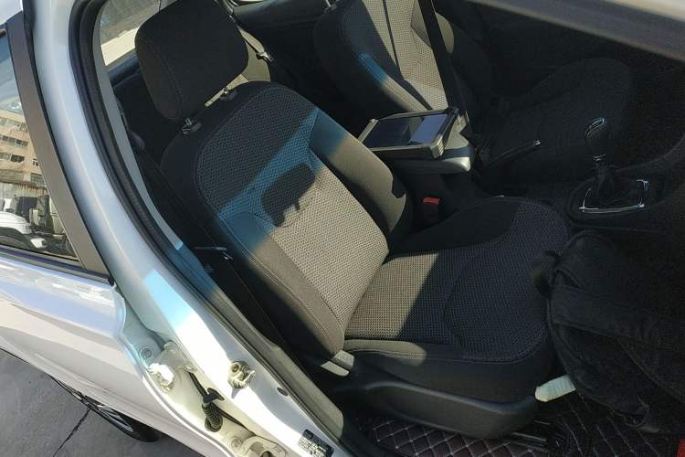 Used Chery Arrizo 3 2015 1.5L Manual Genuine Version Right Front Seat