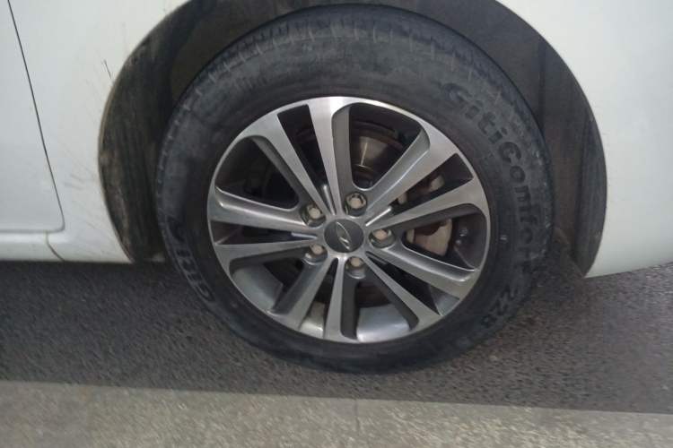 Used Chery Arrizo 3 2015 1.5L Manual - Powerful Version Right Front Wheel Hub