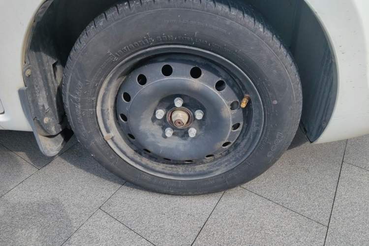 Used Chery Arrizo 3 2015 1.5L Manual Genuine Version Right Front Wheel Hub
