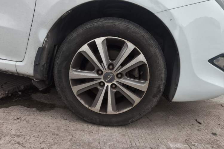Used Chery Arrizo 3 2015 1.5L Manual High-End Version Right Front Wheel Hub