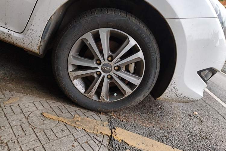Used Chery Arrizo 3 2015 1.5L Manual - Powerful Version Right Front Wheel Hub