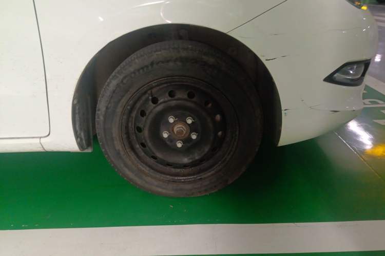 Used Chery Arrizo 3 2015 1.5L Manual Genuine Version Right Front Wheel Hub