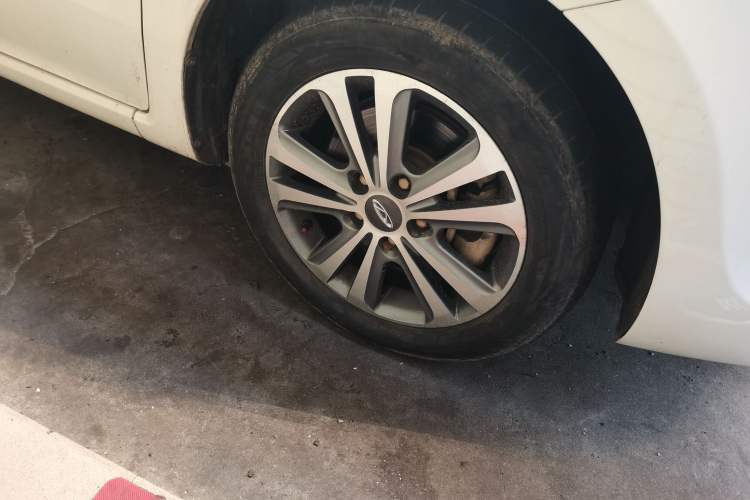 Used Chery Arrizo 3 2015 1.5L Manual Genuine Version Right Front Wheel Hub
