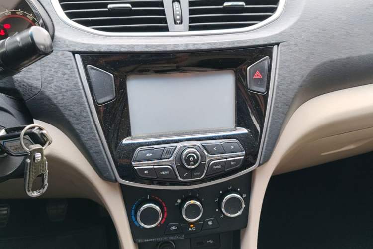 Used Chery Arrizo 3 2015 1.5L Manual High-End Version Audio And AC Panel