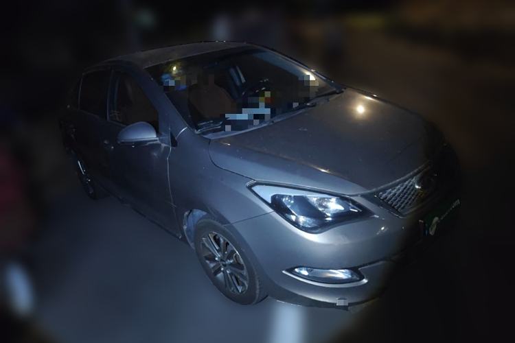 Used Chery Arrizo 3 2015 1.5L Manual - Powerful Version Front Right 45 Deg