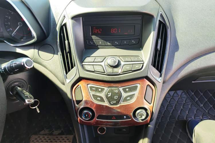 Used Chery Arrizo 5 2017 1.5L CVT Trendsetting Edition Audio And AC Panel