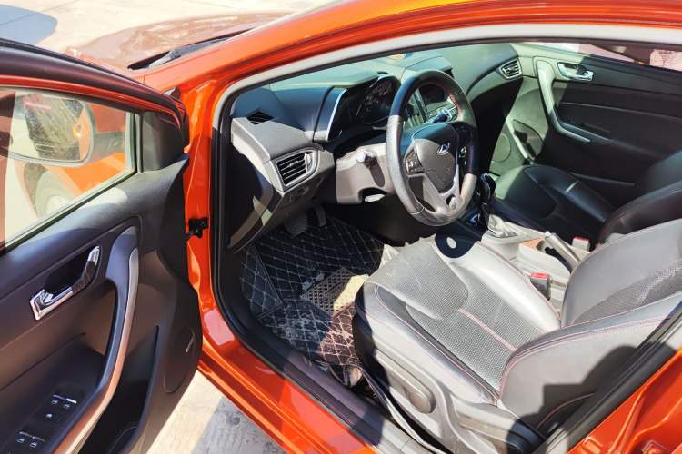 Used Chery Arrizo 5 2017 1.5L CVT Trendsetting Edition Driver Seat
