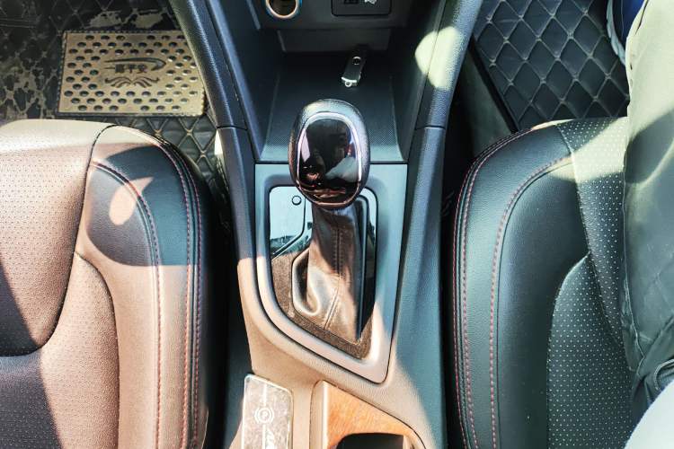 Used Chery Arrizo 5 2017 1.5L CVT Trendsetting Edition Gear Lever