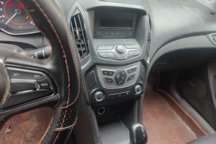 Used Chery Arrizo 5 2016 1.5L CVT Trendsetting Edition Audio And AC Panel