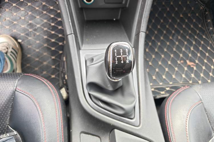 Used Chery Arrizo 5 2016 1.5L Manual Lingchao Edition Gear Lever
