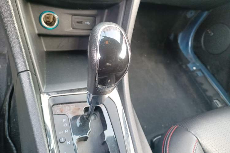Used Chery Arrizo 5 2016 1.5L CVT Lingrui Edition Gear Lever
