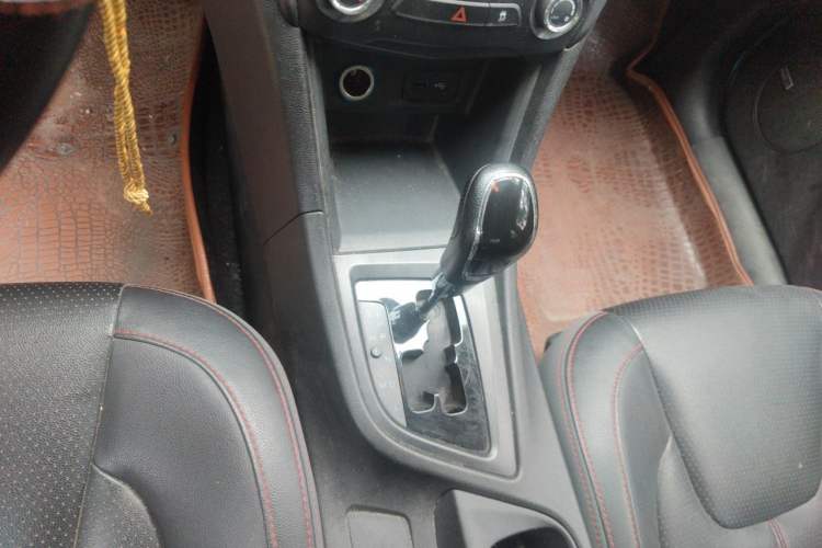Used Chery Arrizo 5 2016 1.5L CVT Trendsetting Edition Gear Lever