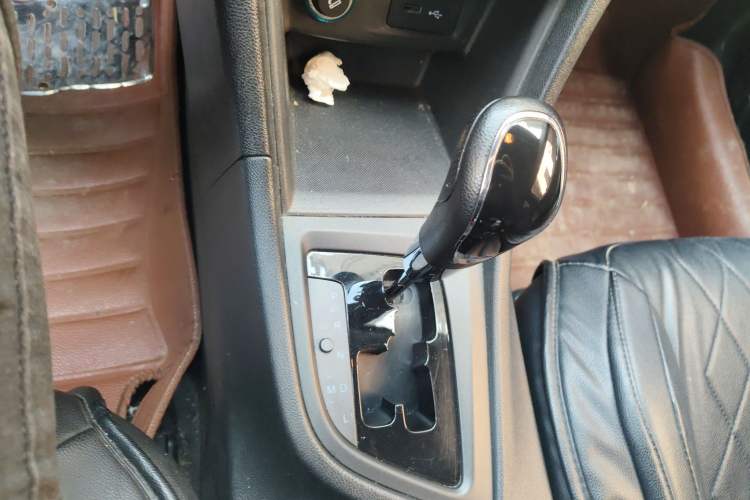 Used Chery Arrizo 5 2016 1.5L CVT Trendsetting Edition Gear Lever