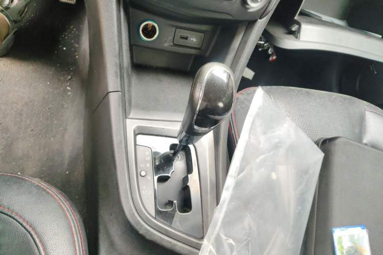 Used Chery Arrizo 5 2016 1.5L CVT Lingrui Edition Gear Lever