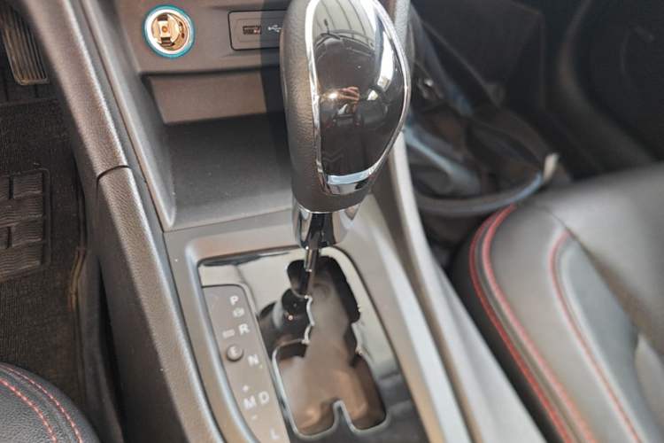 Used Chery Arrizo 5 2016 1.5L CVT Trendsetting Edition Gear Lever