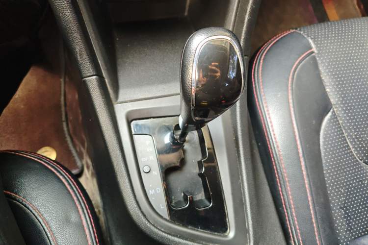 Used Chery Arrizo 5 2016 1.5L CVT Trendsetting Edition Gear Lever
