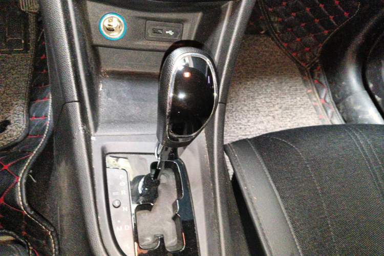 Used Chery Arrizo 5 2016 1.5L CVT Leading Edition Gear Lever