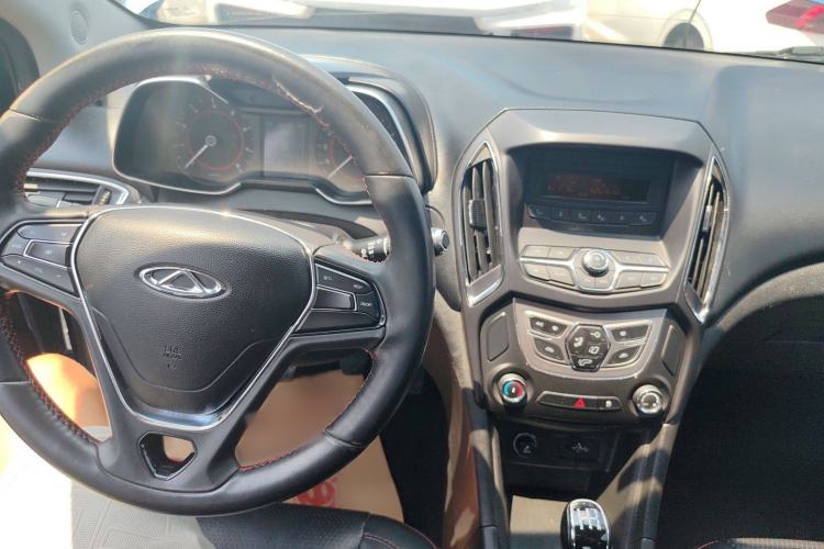 Used Chery Arrizo 5 2016 1.5L Manual Lingchao Edition Interior 3