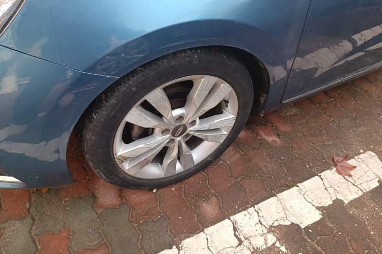 Used Chery Arrizo 5 2016 1.5L CVT Lingrui Edition Left Front Wheel Hub
