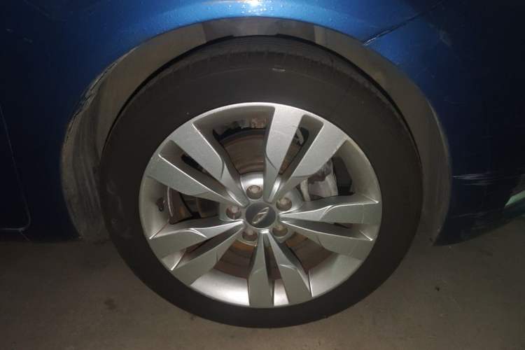Used Chery Arrizo 5 2016 1.5L Manual Lingrui Edition Right Front Wheel Hub
